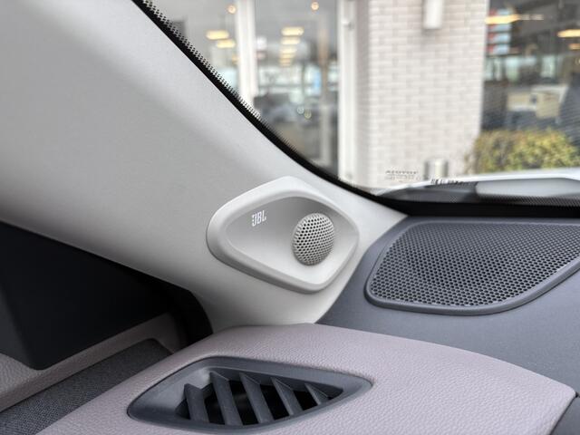 Toyota YARIS Cross 1.5 Hybrid Executive | HUD | JBL | Trekhaak | Stoelverwarming |