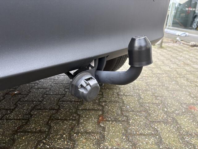 Toyota YARIS Cross 1.5 Hybrid Executive | HUD | JBL | Trekhaak | Stoelverwarming |