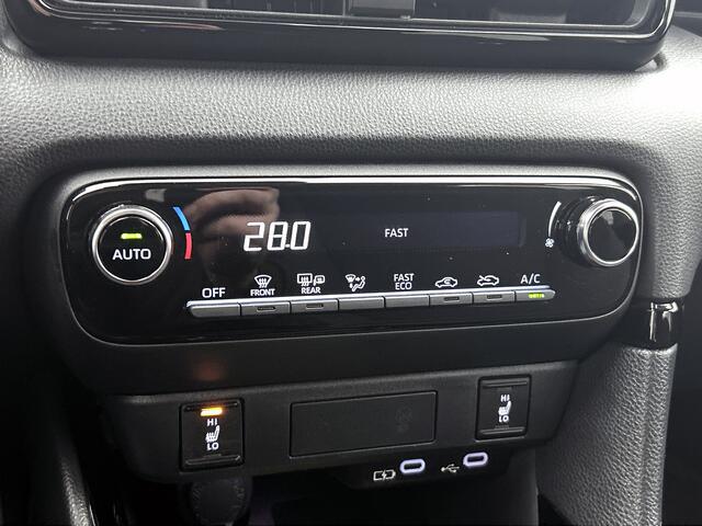 Toyota YARIS 1.5 Hybrid Dynamic | Stoel / Stuurwielverwarming | Navigatie | Parkeersensoren |