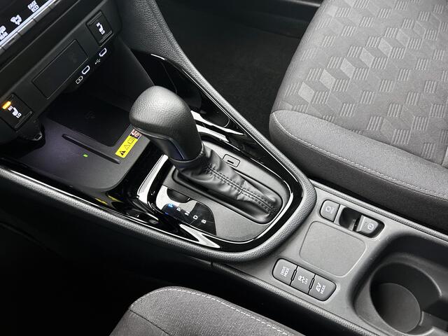 Toyota YARIS 1.5 Hybrid Dynamic | Stoel / Stuurwielverwarming | Navigatie | Parkeersensoren |