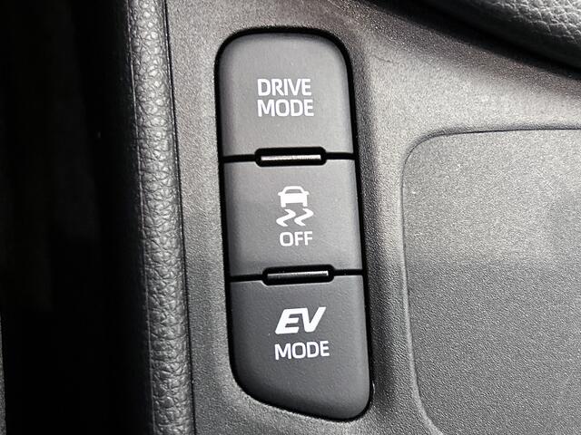 Toyota YARIS 1.5 Hybrid Dynamic | Stoel / Stuurwielverwarming | Navigatie | Parkeersensoren |