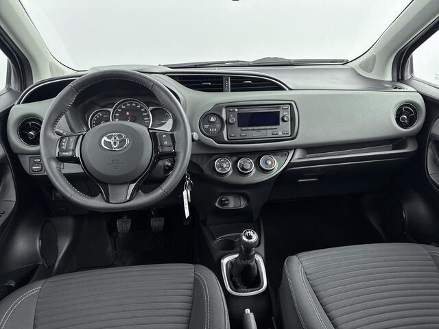 Toyota YARIS 1.0 VVT-i Comfort | 1e eigenaar | Airco | Parkeersensoren achterzijde | Bluetooth radio |