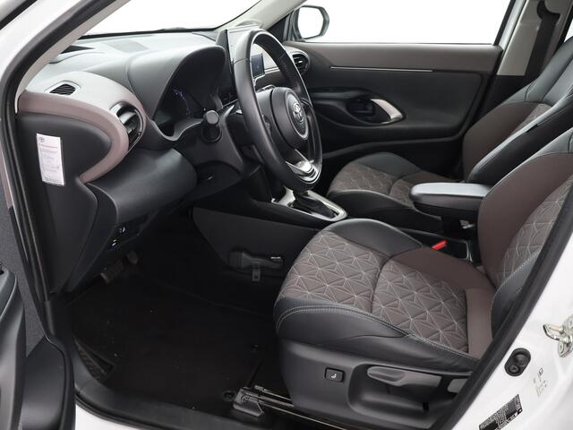 Toyota YARIS Cross 1.5 Hybrid Executive | JBL | Head-up display | Stoelverwarming |