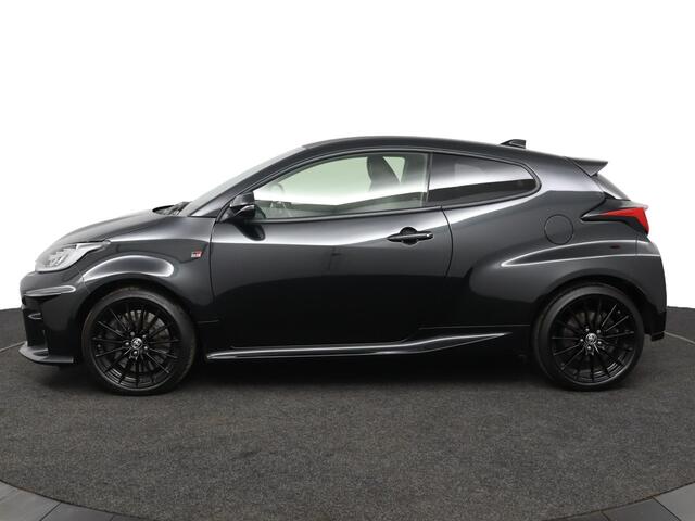 Toyota YARIS 1.6 GR Premium | 4WD | 261 PK | Apple carplay | Stuur en stoelverwarming |
