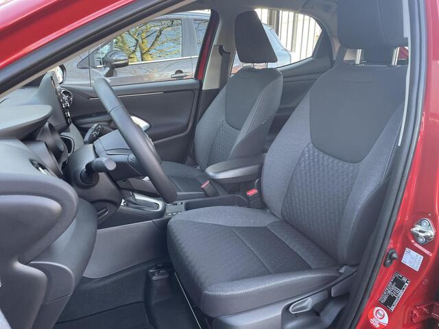 Toyota YARIS 1.5 Hybrid Dynamic | 17 inch licht metalen velgen |