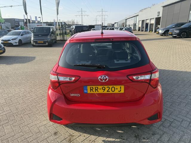 Toyota YARIS 1.0 VVT-i Comfort 5-DEURS - AIRCO