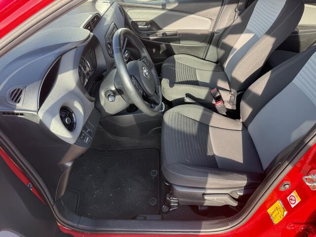 Toyota YARIS 1.0 VVT-i Comfort 5-DEURS - AIRCO