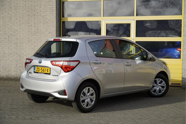 Toyota YARIS 1.5 Hybrid Automaat! Active BJ2019 Led | Achteruitrijcamera | Climate control | Cruise control | Getint glas
