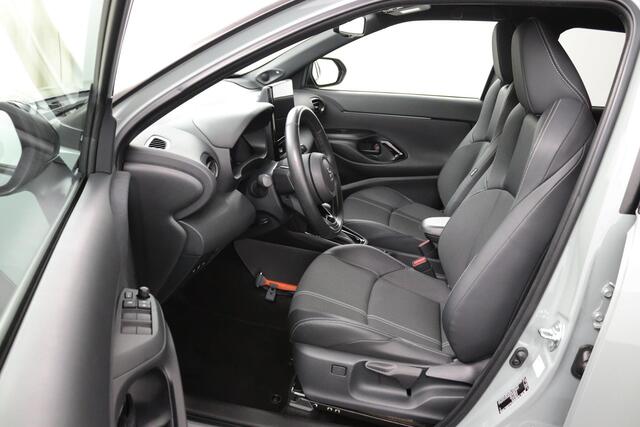 Toyota YARIS Cross 1.5 Hybrid 130 Launch Edition | Origineel NL | Head Up Display | Stoel en Stuurverwarming | JBL | Parkeersensoren Rondom |