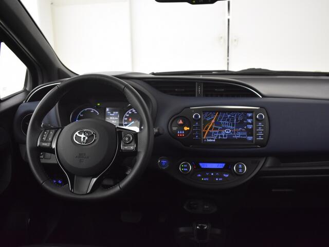 Toyota YARIS 1.5 Hybrid Bi-Tone