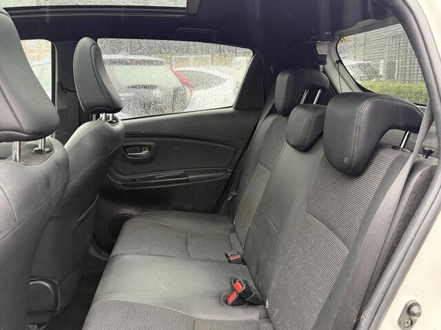 Toyota YARIS 1.5 Hybrid Executive | Stoel verwarming | Panoramadak | Navigatie |