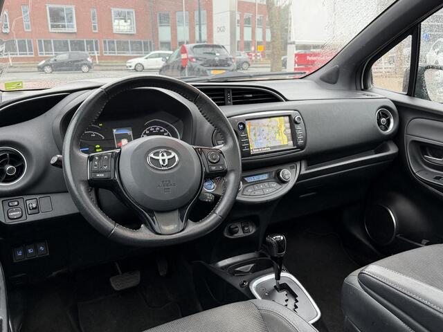 Toyota YARIS 1.5 Hybrid Executive | Stoel verwarming | Panoramadak | Navigatie |