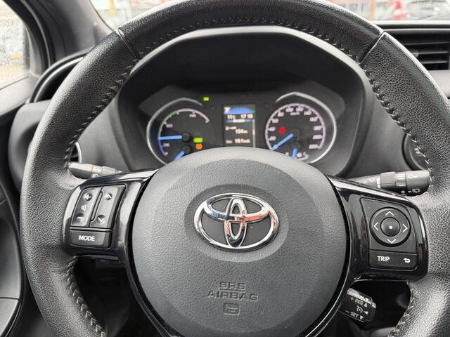 Toyota YARIS 1.5 Hybrid Executive | Stoel verwarming | Panoramadak | Navigatie |