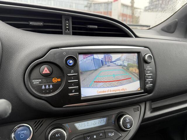 Toyota YARIS 1.5 Hybrid Executive | Stoel verwarming | Panoramadak | Navigatie |