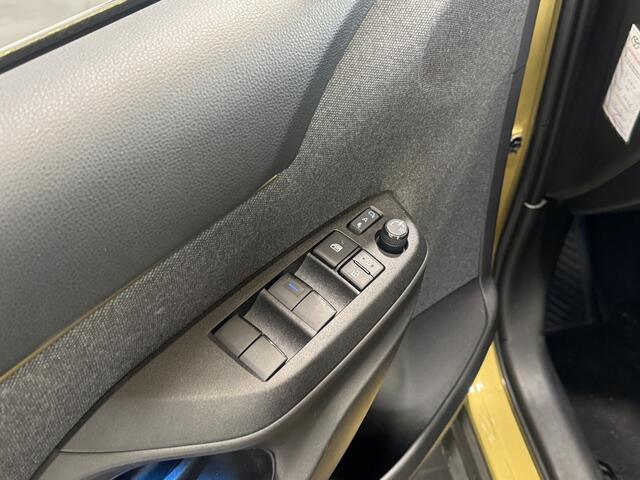 Toyota YARIS Cross 1.5 Hybrid Launch Edition | Panoramadak | JBL-Audio | Lederen Bekleding | Trekhaak |