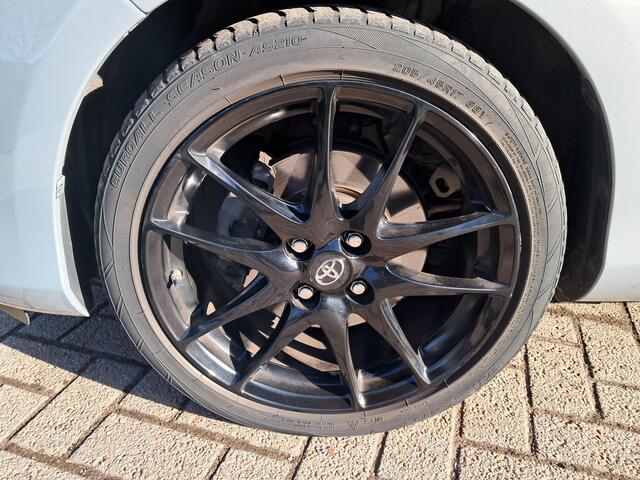 Toyota YARIS 1.5 Hybrid GR-Sport!! Hybride Automaat | Unieke uitvoering!! | Camera | Cruise | LM Velgen | Privacy glas | Keyless | RIJKLAARPRIJS INCL 12 MAANDEN GARANTIE EN BEURT