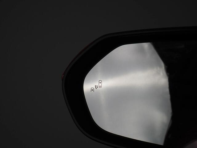 Toyota YARIS Cross 1.5 Hybrid 130 Dynamic | Dodehoekdetectie | Parkeersensoren Voor en Achter | Stuurwiel- En Stoelverwarming | Botsherkenning | Grootlichtassistent