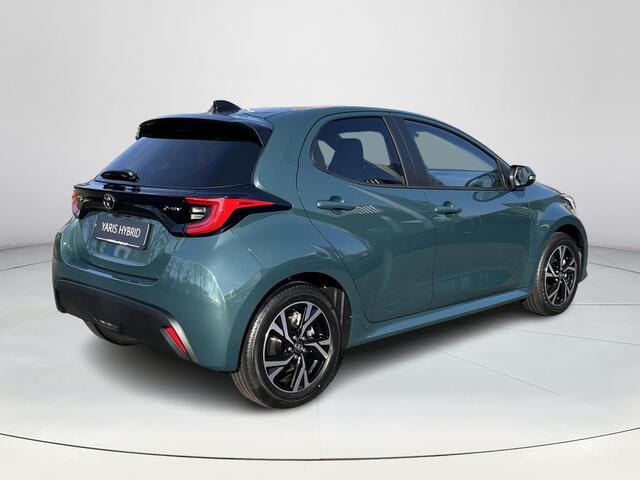 Toyota YARIS 1.5 Hybrid 115 Dynamic | Forest green metallic | Nieuw uit voorraad leverbaar |