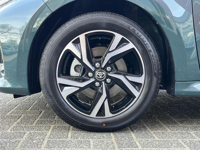 Toyota YARIS 1.5 Hybrid 115 Dynamic | Forest green metallic | Nieuw uit voorraad leverbaar |
