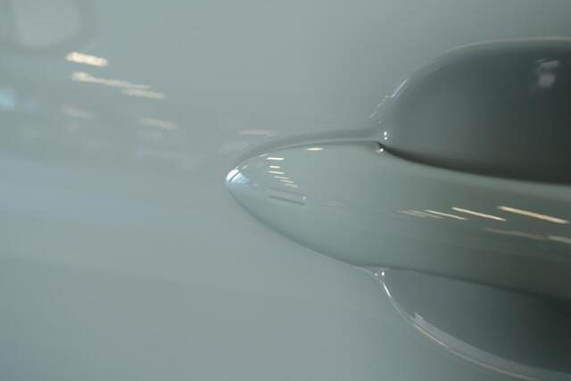 Toyota YARIS Cross 1.5 Hybrid 130 Launch Edition, HUD, JBL, Stuur verwarming, Elektrische kofferklep, Parkeersensoren, 1e eigenaar!