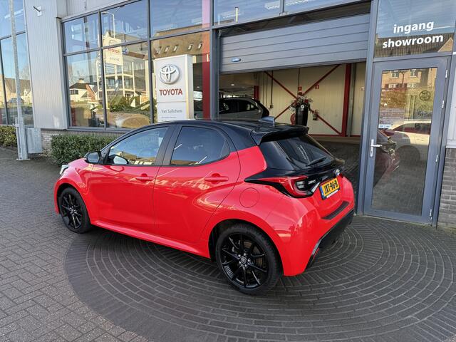 Toyota YARIS 1.5 hybride executive bi-tone panodak