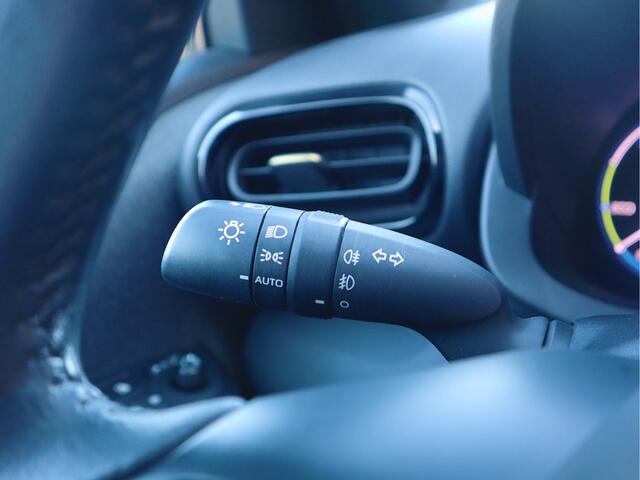 Toyota YARIS Cross 1.5 Hybrid Executive Launch Edition Head-up Display| Stoelverwarming | Adaptieve Cruise Control | CarPlay