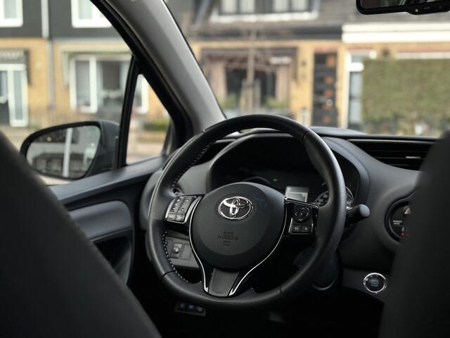 Toyota YARIS 1.5 VVT-i Dynamic Automaat Ecc/Navi/Camera