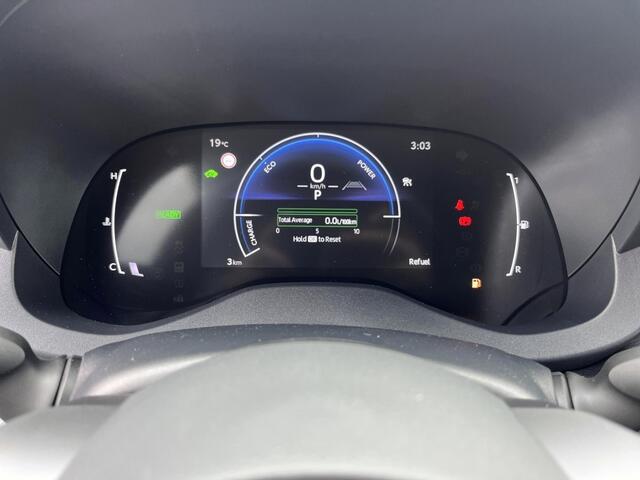 Toyota YARIS Cross 1.5 Hybride 130 pk Black Edition, Safety + Winter pakket.