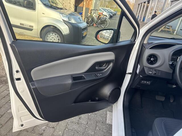 Toyota YARIS 1.5 Hybrid Active