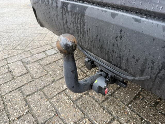 Toyota YARIS 1.5 Hybrid 115 First Edition *Met Trekhaak!*