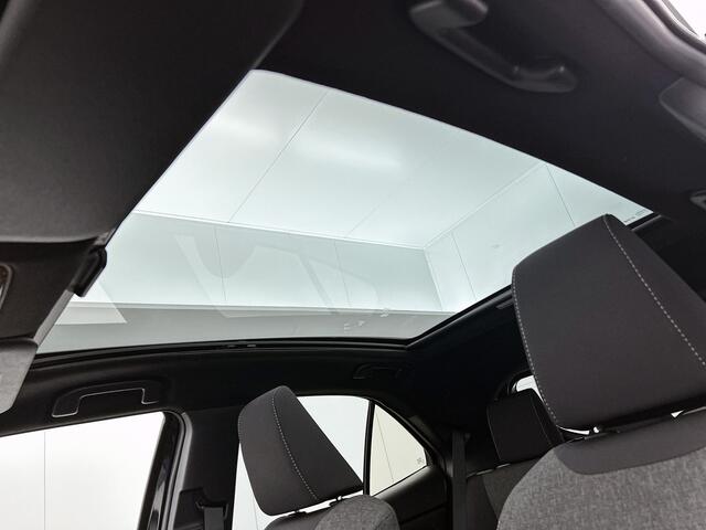 Toyota YARIS Cross 1.5 Hybrid Dynamic + Winter Pakket + Panoramadak | Dealeronderhouden | Panorama dak | HUD | Stoel + Stuur verwarming |