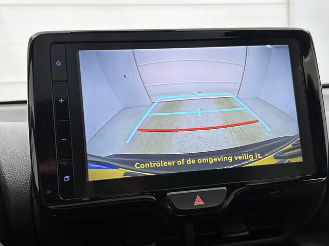 Toyota YARIS Cross 1.5 Hybrid Dynamic + Winter Pakket + Panoramadak | Dealeronderhouden | Panorama dak | HUD | Stoel + Stuur verwarming |