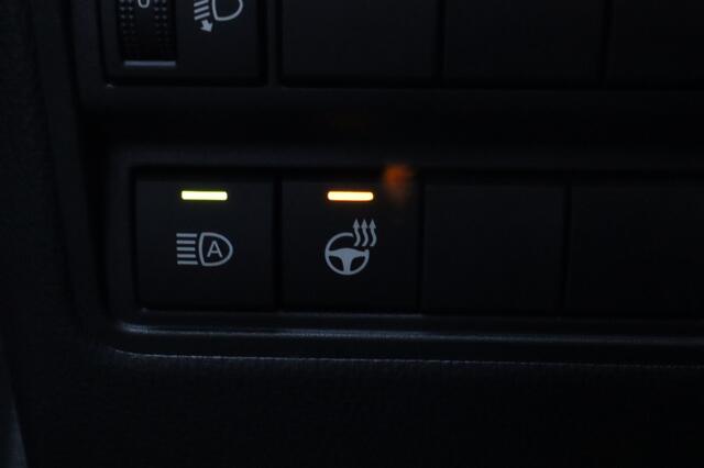 Toyota YARIS 1.5 Hybrid 115 Dynamic Stuur en stoelverwarming