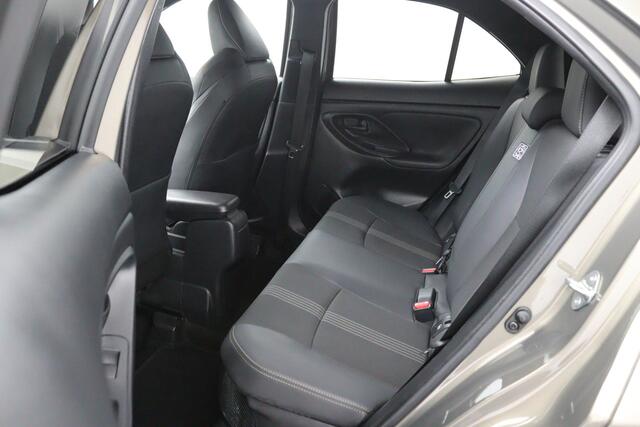 Toyota YARIS Cross 1.5 Hybrid Adventure | Trekhaak | Head Up Display | JBL Audio | Stoel en Stuurverwarming |