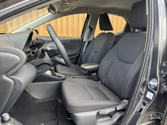 Toyota YARIS 1.5 Hybrid 115 Business | Apple Carplay | DAB+ | Airconditioning | Adaptieve Cruise Control | Stoelverwarming |