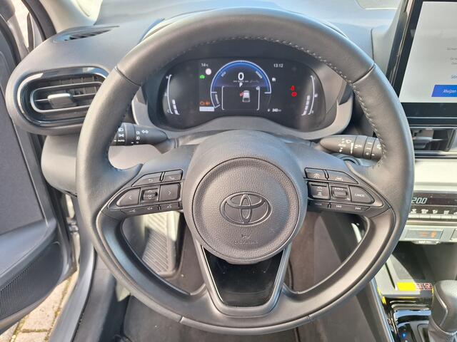 Toyota YARIS 1.5 Hybrid 115 Dynamic met Comfort Pack PDC v+a Dode hoek detectie Navi Apple/Android auto