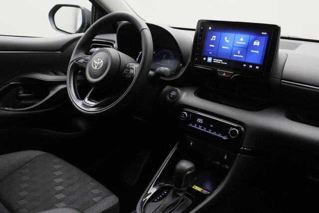 Toyota YARIS 1.5 Hybrid 115 Dynamic 2025 | INCL. BTW | Stoel & Stuurverwarming | Carplay | DAB Radio | Adaptive Cruise Control | Achteruitrij Camera | Draadloze Telefoon Lader | Stuurwiel Bediening | Lichtmetalen Velgen | Climate Control | Origineel Nederlands NAP