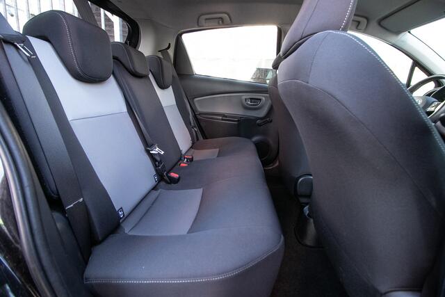 Toyota YARIS 1.5 VVT-i Dynamic Automaat | Carplay | Clima | Lmv | Cruise |