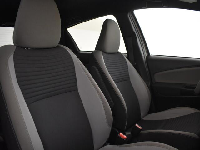 Toyota YARIS 1.5 Hybrid Bi-Tone | Camera | Navigatie | Botspreventie |