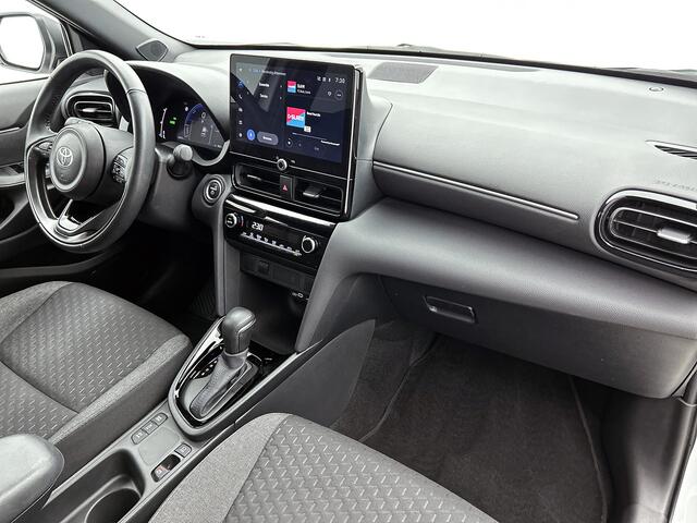 Toyota YARIS Cross 1.5 Hybrid 115 First Edition | Climate control | Adaptive cruise control | LM velgen |