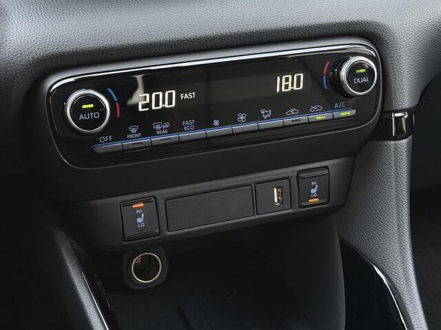 Toyota YARIS 1.5 Hybrid Launch Edition | Trekhaak/Head-Up/Apple Carplay-Android/Adapt.Cruise/Camera/Keyless