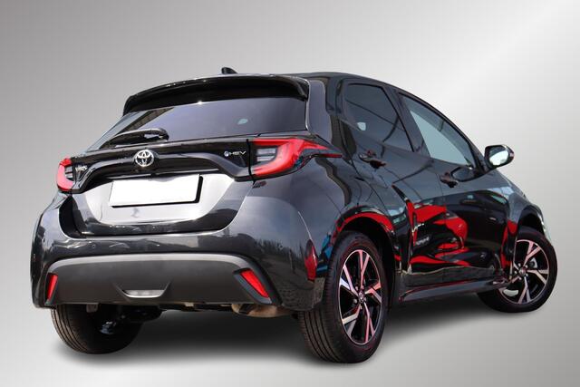 Toyota YARIS 1.5 Hybrid 115 Dynamic, BSM, Stoelverwarming, Stuurverwarming, Parkeersensoren.