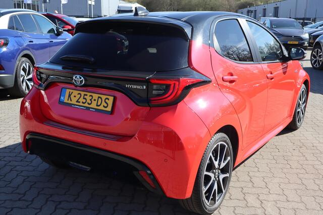 Toyota YARIS 1.5 Hybrid Launch Edition Navigatie, Camera, Automaat, Cruise control, Head up display