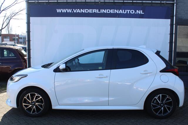 Toyota YARIS 1.5 Hybrid 115 First Edition Stoelverwarming l Lendesteun l LM velgen l Spiegelverwarming