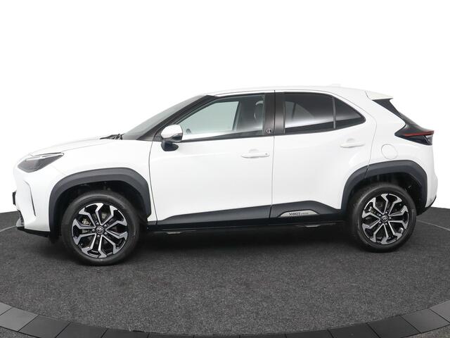 Toyota YARIS Cross 1.5 Hybrid 115 First Edition | stoel en stuurverwarming | Navigatie | Apple Carplay/Android Auto |