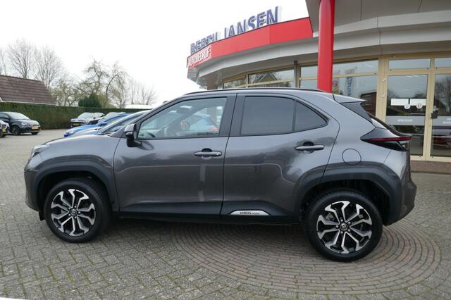 Toyota YARIS 1.5 HYBRID 115 FIRST CAMERA/PARKEERHULP V+A/LED/WINTERPAKKET
