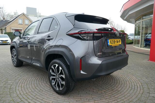 Toyota YARIS 1.5 HYBRID 115 FIRST CAMERA/PARKEERHULP V+A/LED/WINTERPAKKET