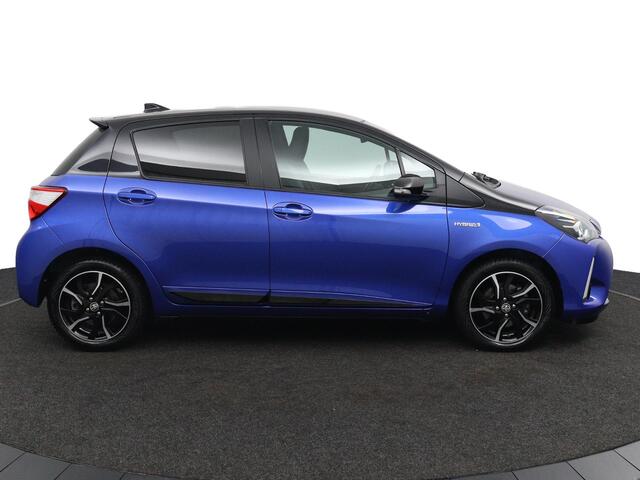 Toyota YARIS 1.5 Hybrid Bi-Tone | Navigatie | Cruise Control | Climate Control | Toyota Safety Sense |