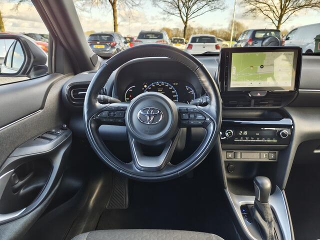 Toyota YARIS Cross 1.5 Hybrid First Edition | Sensoren v/a | Navi | Keyless Start &
