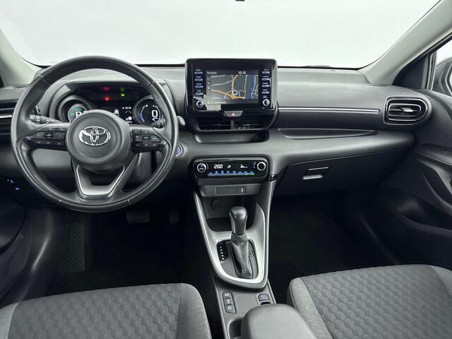 Toyota YARIS 1.5 Hybrid Dynamic Navigatie | Trekhaak | Apple Carplay | Android Auto | Ash Grey Metallic |